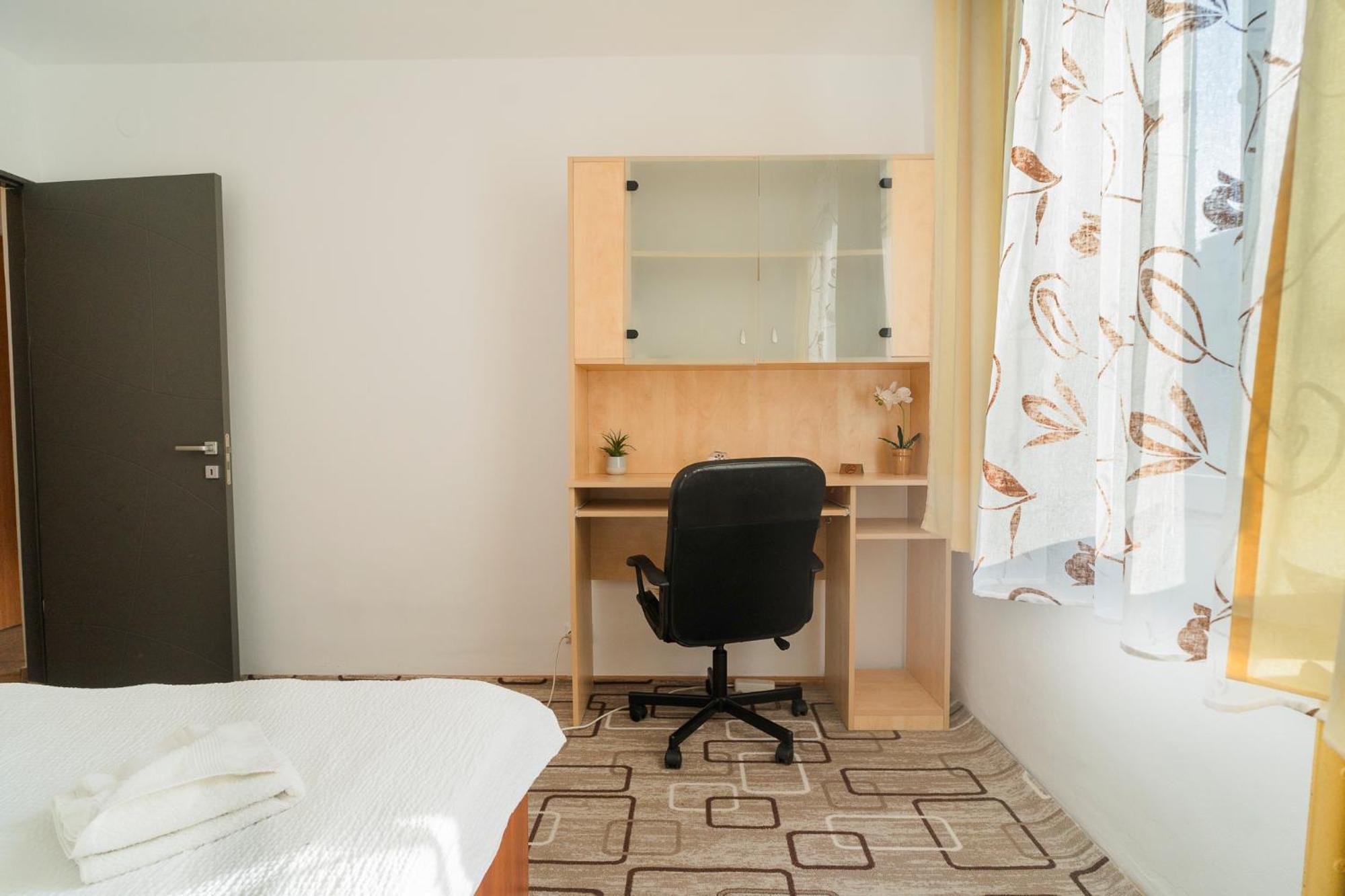 Rustic & Spacious 3Br Apartment Bucureşti Ngoại thất bức ảnh