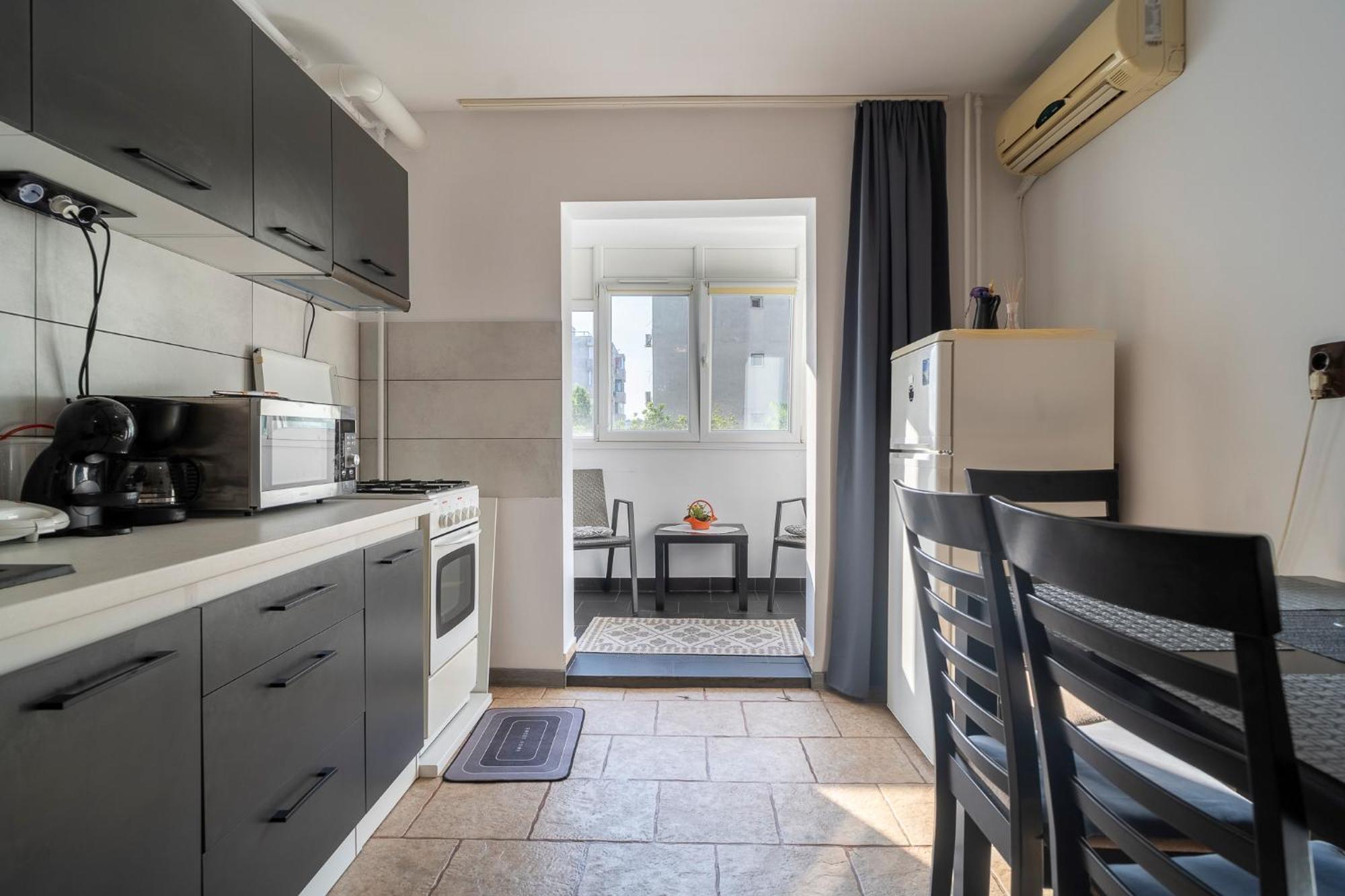Rustic & Spacious 3Br Apartment Bucureşti Ngoại thất bức ảnh