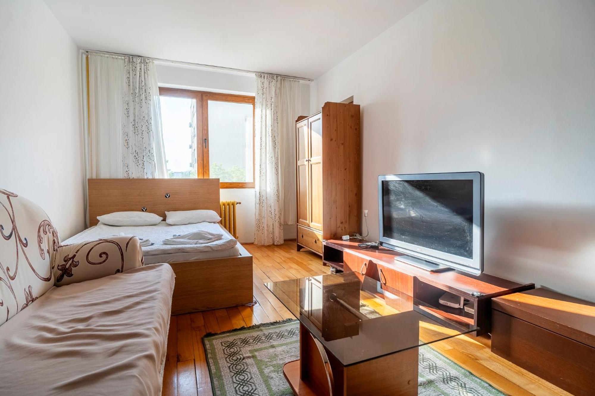 Rustic & Spacious 3Br Apartment Bucureşti Ngoại thất bức ảnh