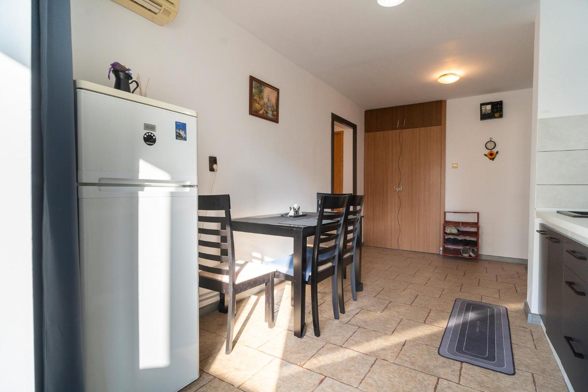 Rustic & Spacious 3Br Apartment Bucureşti Ngoại thất bức ảnh