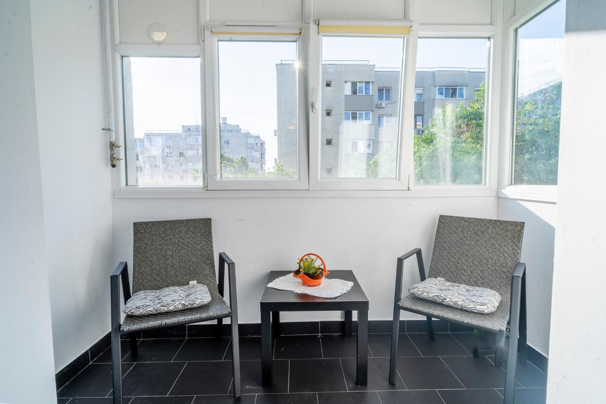 Rustic & Spacious 3Br Apartment Bucureşti Ngoại thất bức ảnh