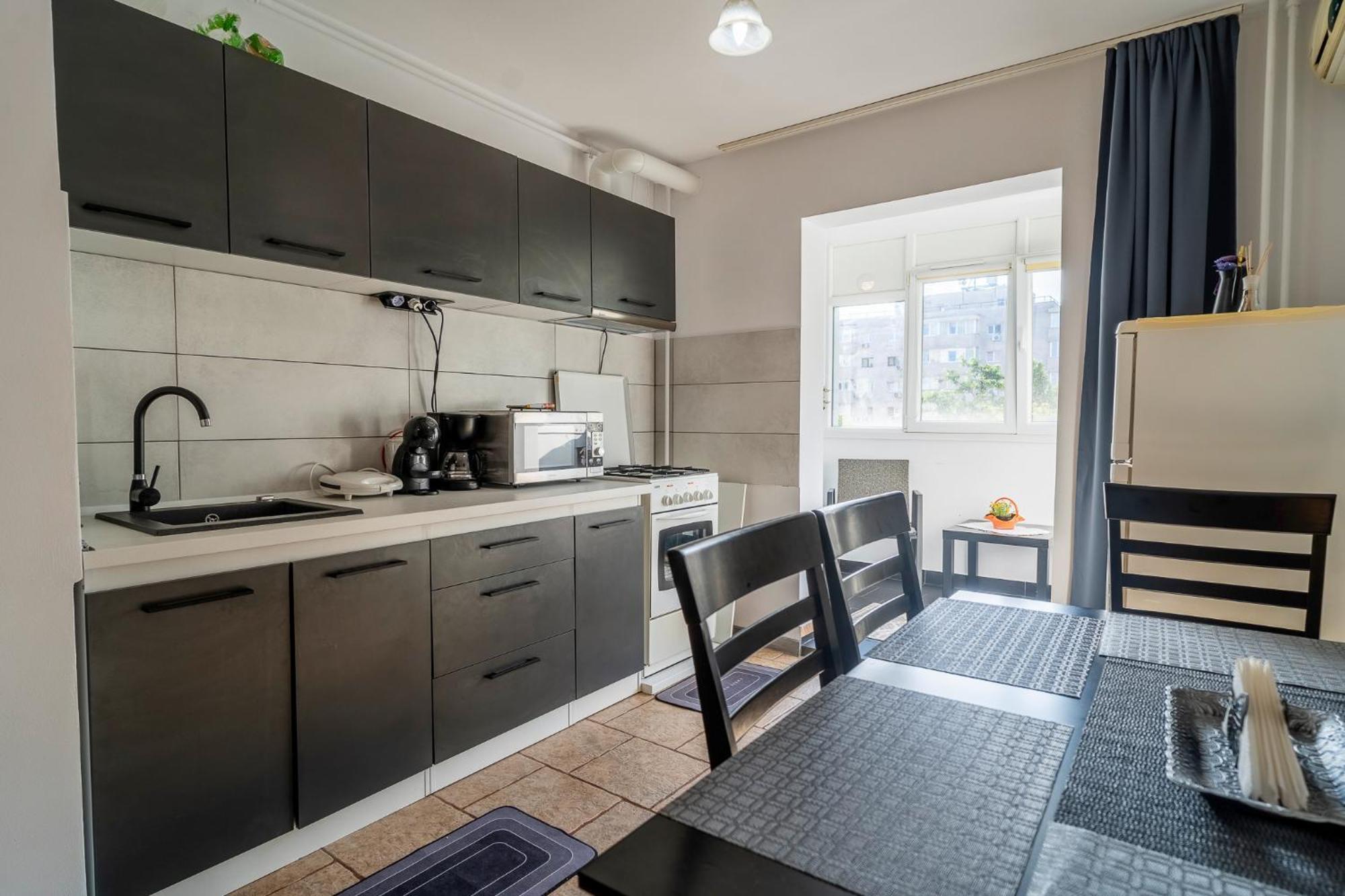 Rustic & Spacious 3Br Apartment Bucureşti Ngoại thất bức ảnh